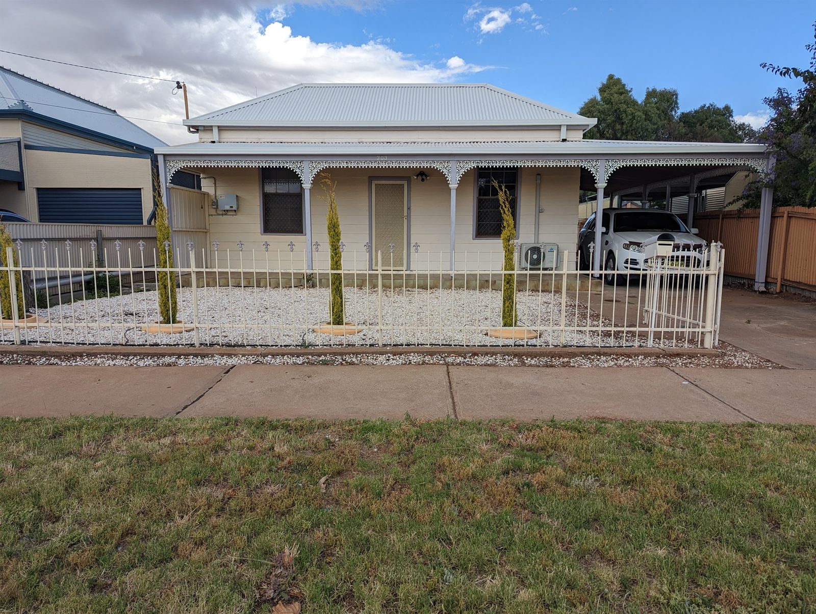 Broken Hill Inn Cottage
