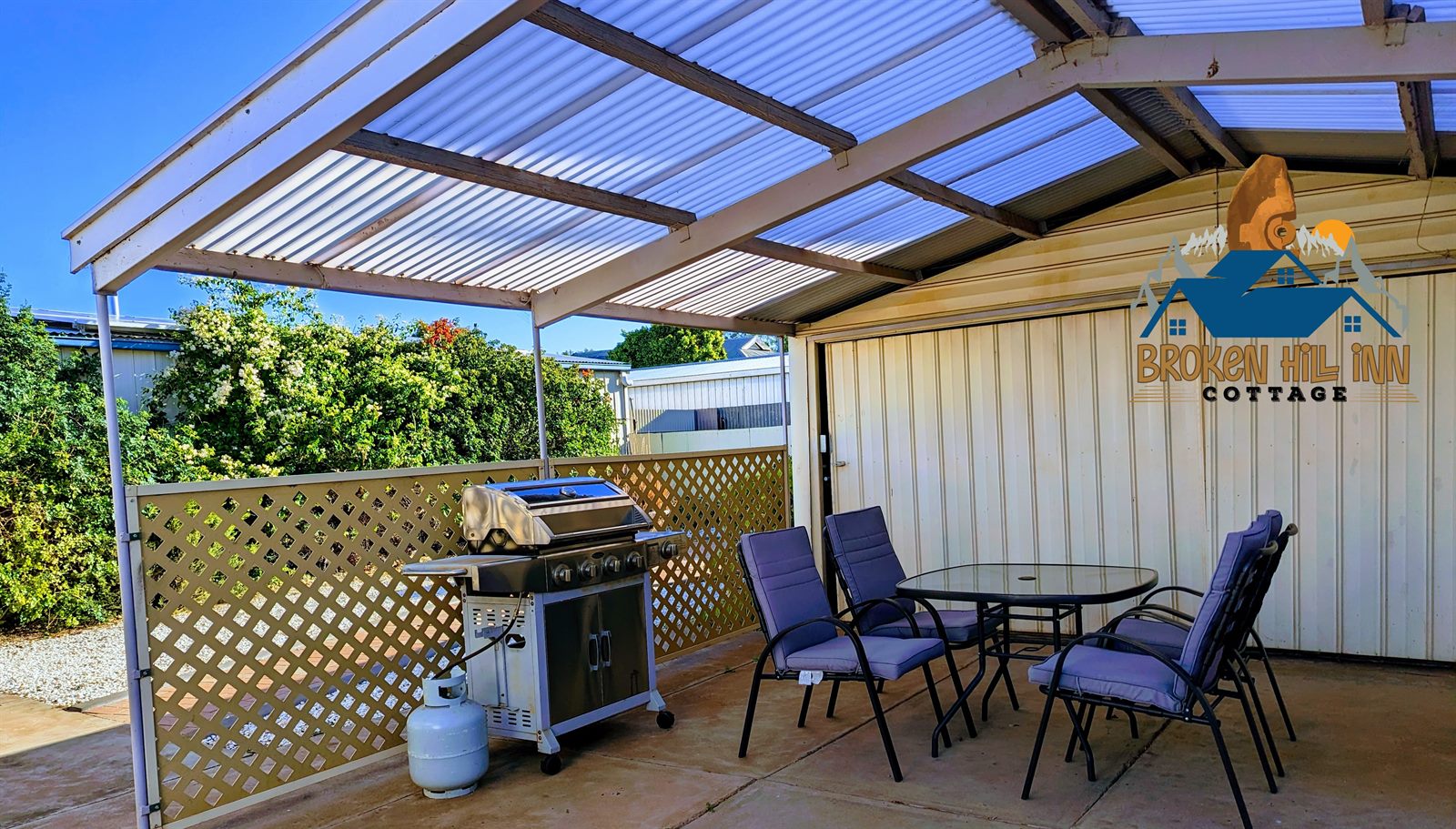 Undercover outdoor entertaining area with gas BBQ